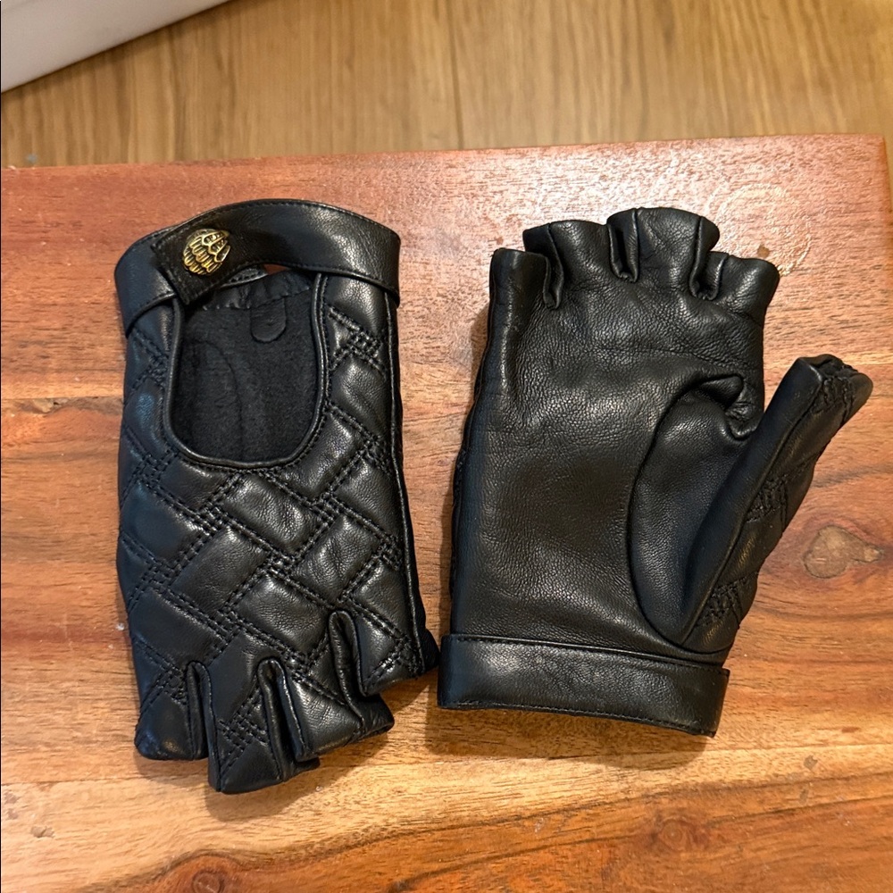 Kurt Geiger Quilted Black Leather Fingerless Gloves
